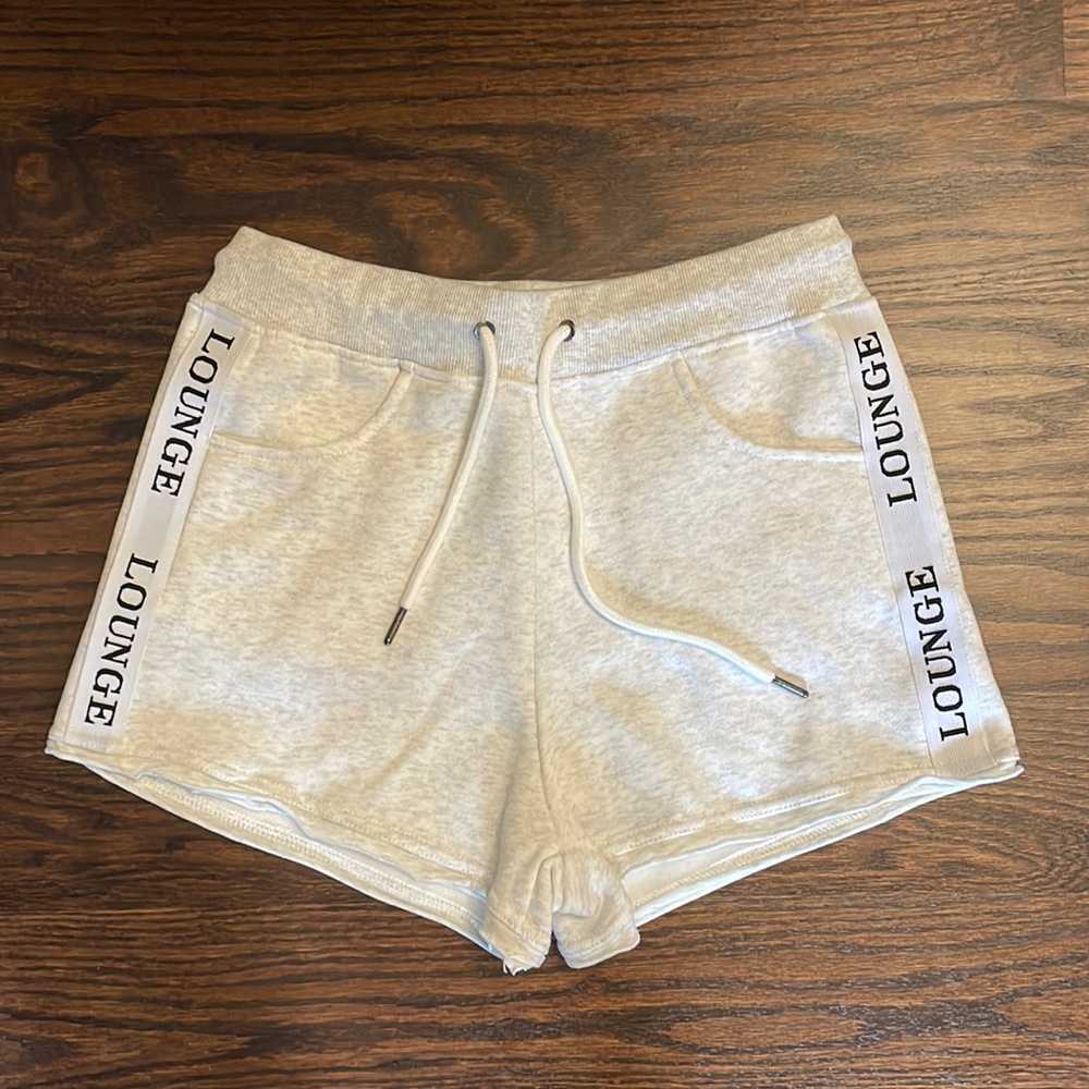 LOUNGE - High Waisted Shorts